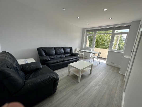 Wellesley Court, Maida Vale, London - Photo 3