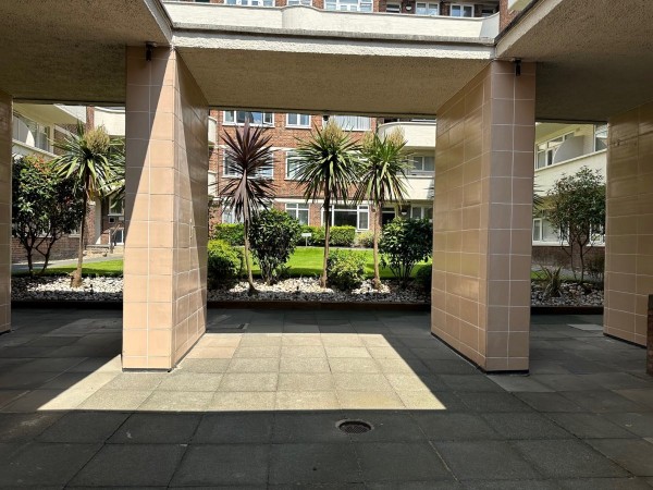 Wellesley Court, Maida Vale, London - Photo 9